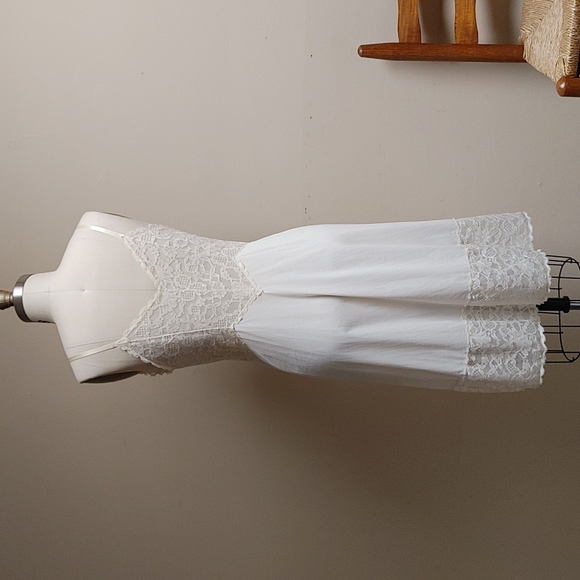 Vintage Vanity Fair Full Slip Cream w Lace Top & Lace Hem 4/6 - Picture 6 of 17